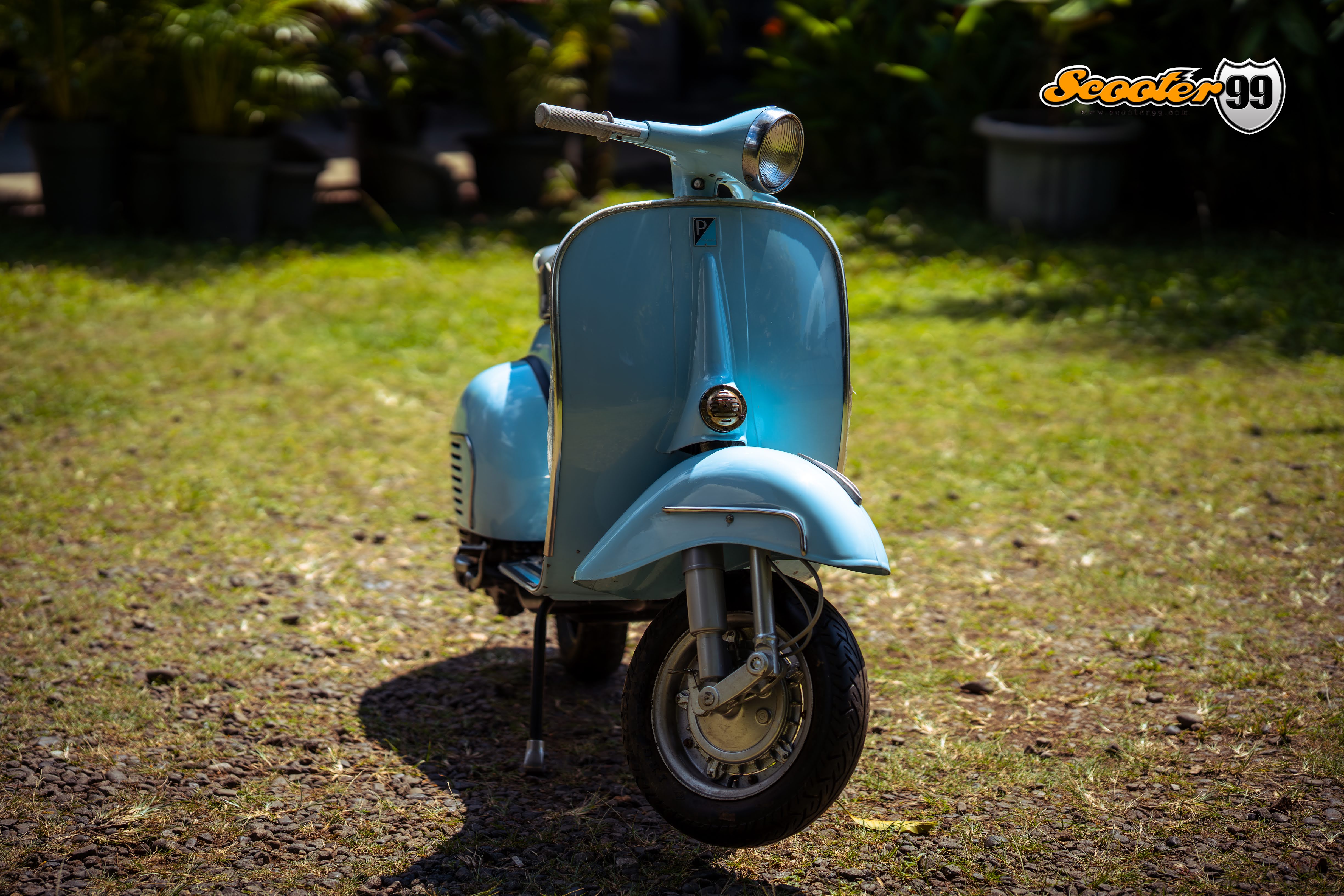 Vespa 150cc Sky Blue – profile view